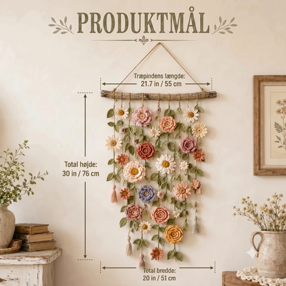 Vægdekoration med hæklede blomster