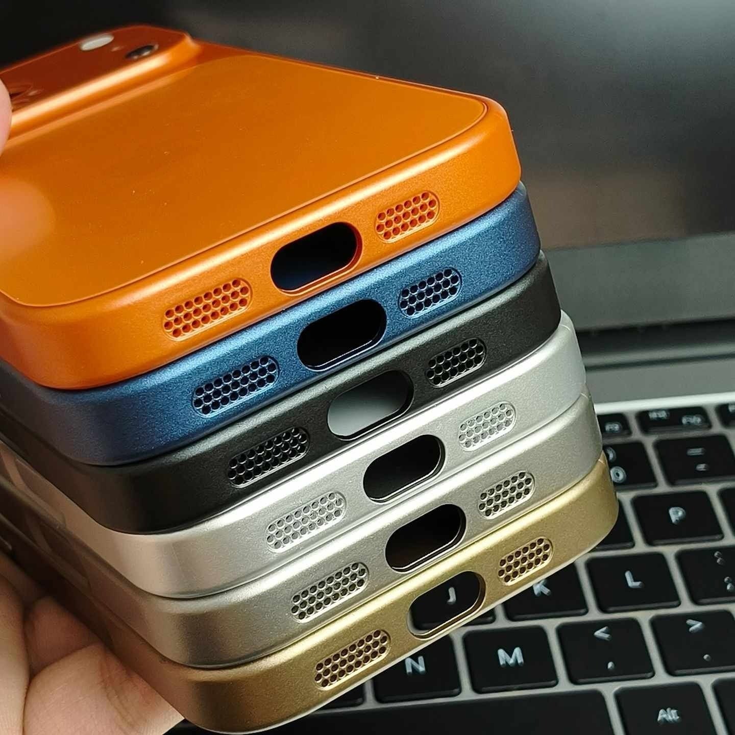 Mat metal MagSafe etui til iPhone